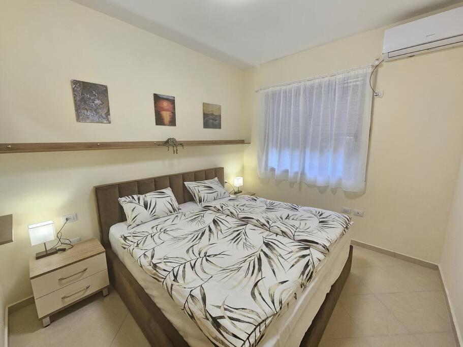 Apartamento Cozy With A View Over The And Sea Vlorë