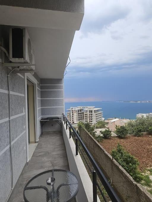 Apartamento Cozy With A View Over The And Sea